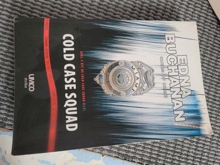 E. Buchanan - Cold Case Squad, Boeken, Thrillers, Zo goed als nieuw, Ophalen of Verzenden