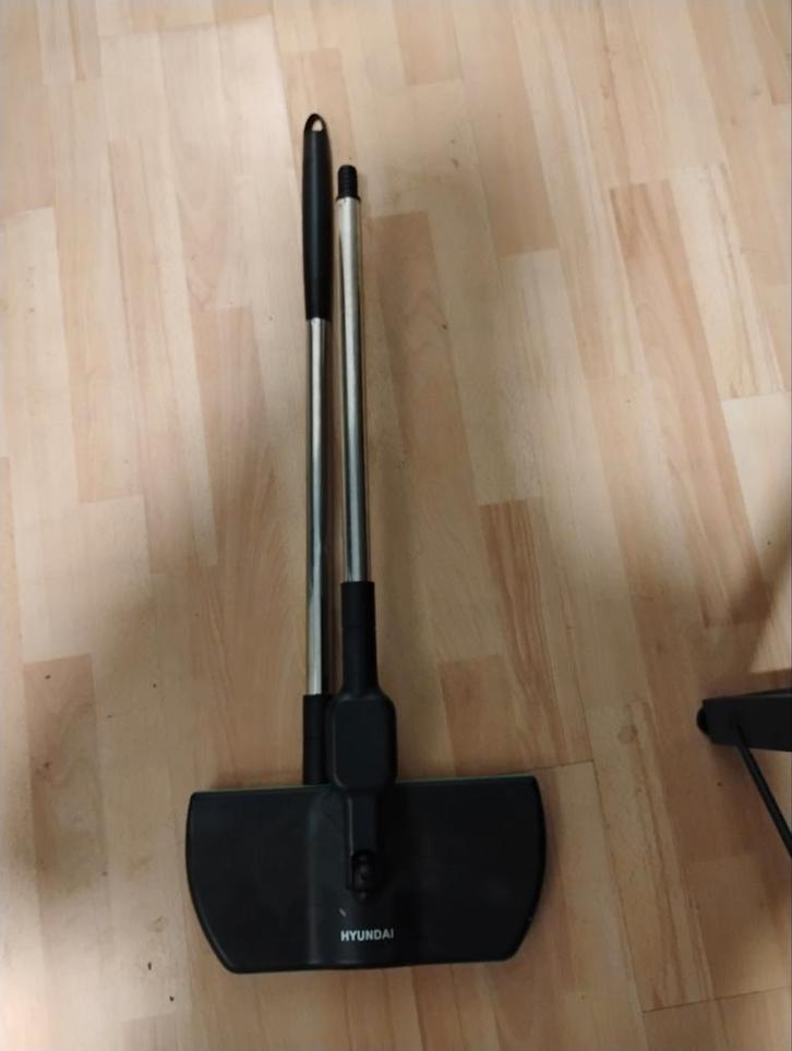 Dit is een Hyundai draadloze elektrische dweil, Huis en Inrichting, Schoonmaakartikelen, Mop of Dweil, Ophalen of Verzenden