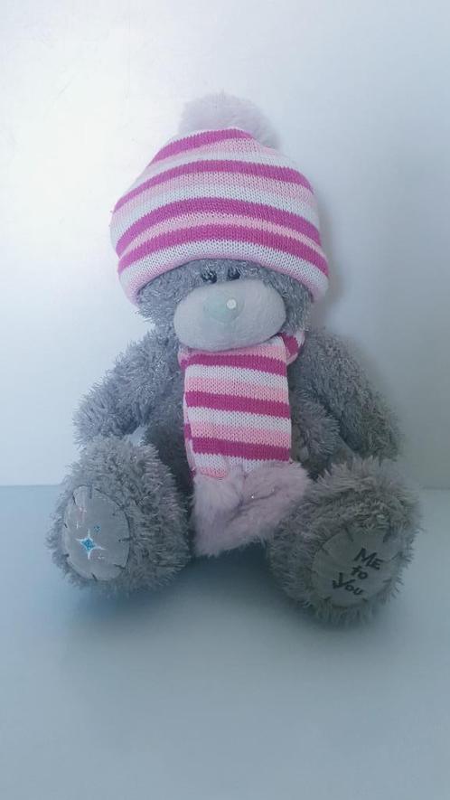 Me to you beer muts sjaal paars lila Kerst Christmas Noël, Verzamelen, Beren en Cherished Teddies, Zo goed als nieuw, Stoffen beer