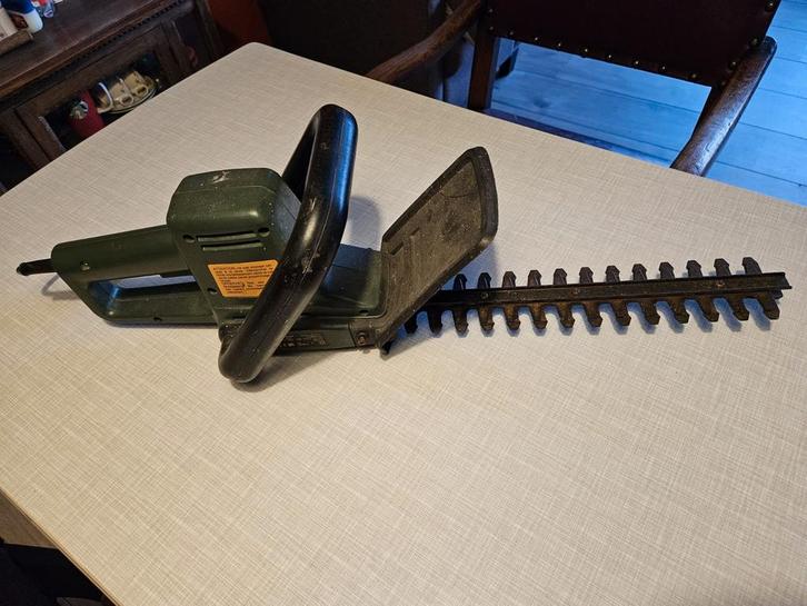 Elektrische heggenschaar Black & Decker GT201, Tuin en Terras, Heggenscharen, Gebruikt, Elektrisch, Ophalen