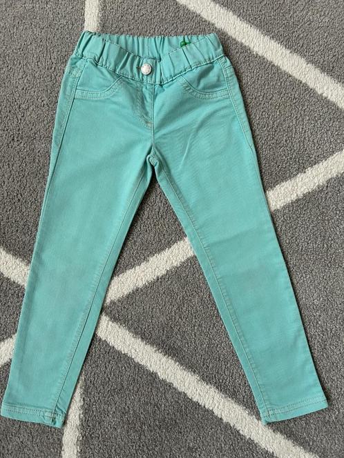 Mooie broek van Benetton, Kinderen en Baby's, Kinderkleding | Maat 110, Zo goed als nieuw, Meisje, Broek, Ophalen of Verzenden
