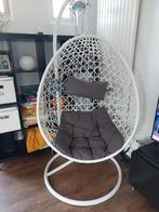 Witte hangstoel met bruine kussens, Huis en Inrichting, Stoelen, Ophalen, Wit, Metaal, Gebruikt