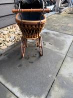 Antieke rotan kinderwagen, Ophalen of Verzenden