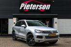 Volkswagen Touareg 3.0 TDI LUCHTVERING TREKHAAK STUURVERWARM, Automaat, Euro 5, Gebruikt, Zwart