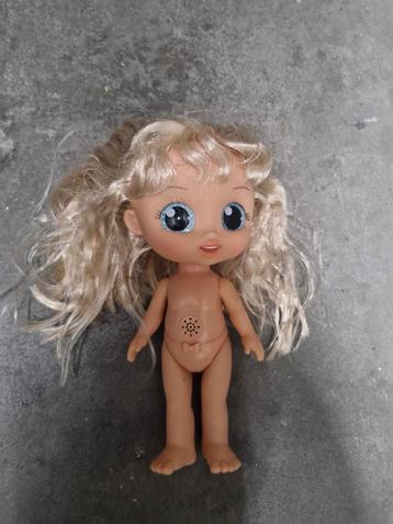 Pop blond ongeveer 20 cm beschikbaar voor biedingen