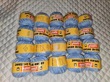 Bollen katoen blauw beschikbaar voor biedingen