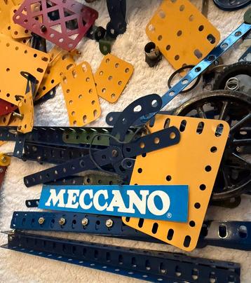 Vintage MECCANO bouwset beschikbaar voor biedingen
