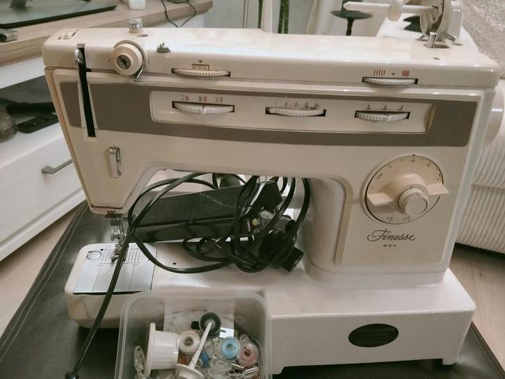 Vintage Naaimachine - Finesse 634, Hobby en Vrije tijd, Naaimachines en Toebehoren, Gebruikt, Naaimachine, Overige merken, Ophalen