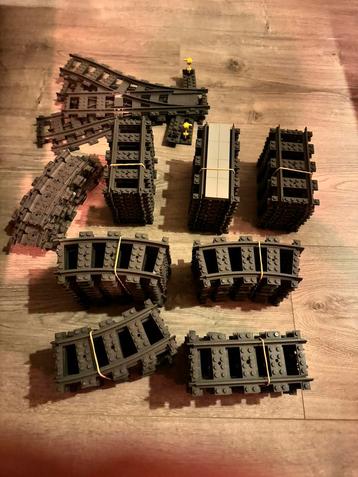 Lego trein rails 40x recht 32x krom 3 wissels  beschikbaar voor biedingen