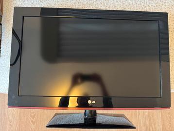 LG 32LD350 TV 32inch/ 81cm diag beeld met voet en muurbeugel beschikbaar voor biedingen