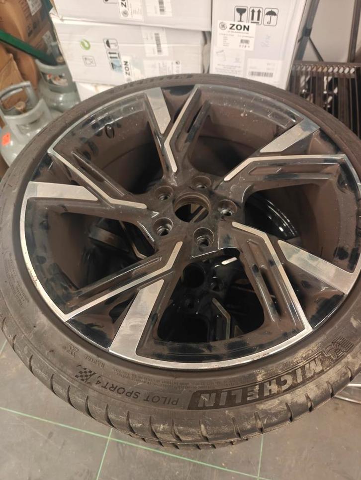 18 inch Velgen Set - Michelin Pilot Sport 4, Auto-onderdelen, Banden en Velgen, Banden en Velgen, Zomerbanden, Overige maten, Overige