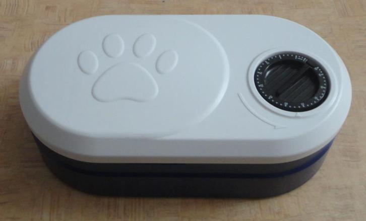 Kat voerautomaat, Dieren en Toebehoren, Kattenvoerbakken en Drinkbakken, Zo goed als nieuw, Automatisch, Ophalen of Verzenden