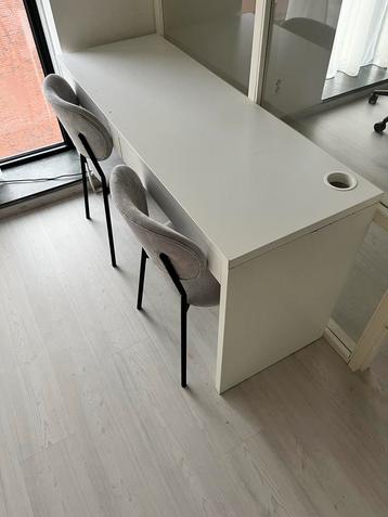 Ikea Micke Bureau wit met Stoelen 142x50 beschikbaar voor biedingen