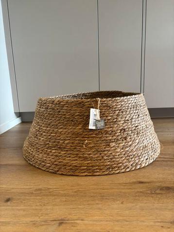 Te koop kerstboomrok zeegras beschikbaar voor biedingen