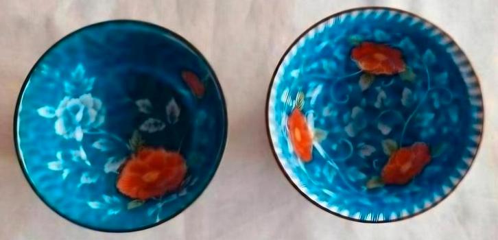 Japanse Chinese schaaltjes kommen blauwe rode bloemen rozen, Antiek en Kunst, Antiek | Schalen, Ophalen of Verzenden