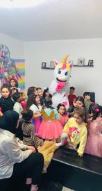 Unicorn mascotte met acteur op jouw verjaardagsfeestje !, Ophalen, Zo goed als nieuw, Verjaardag