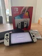 Nintendo Switch OLED + Paper Mario + Hoes, Spelcomputers en Games, Games | Nintendo Switch, Online, 1 speler, Zo goed als nieuw
