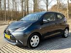 Toyota Aygo 5 deurs Zuinig Airco Cruise NIEUWSTAAT, Voorwielaandrijving, Stof, Origineel Nederlands, Handgeschakeld