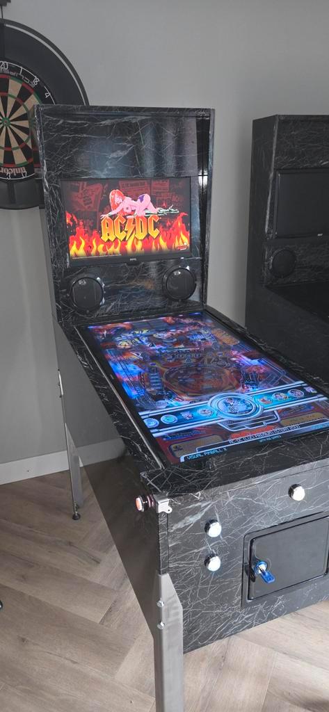 Digitale flipperkast 40 inch met TILT ook nog retro games, Computers en Software, Desktop Pc's, Zo goed als nieuw, Onbekend, Ophalen