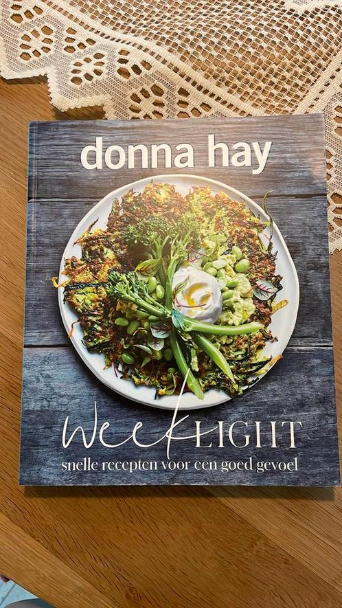 Donna Hay - Week Light, Boeken, Kookboeken, Zo goed als nieuw, Ophalen of Verzenden