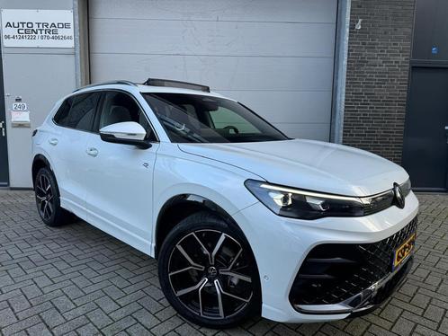Volkswagen TIGUAN 1.5 eTSI R-Line [Pano|HUD|H&K|StuurVW|Trek, Auto's, Volkswagen, Bedrijf, Te koop, Tiguan, 360° camera, ABS, Achteruitrijcamera