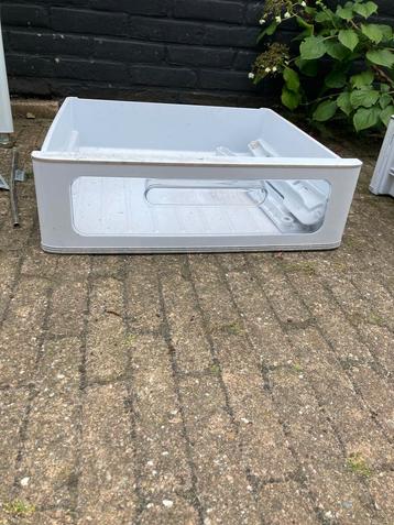 Smeg Koelkast Groentelade beschikbaar voor biedingen
