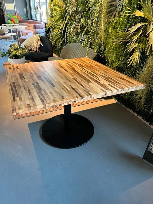 Notenhouten Tafel | 115 x 115 | Evt. Met Onderstel, Huis en Inrichting, Tafels | Eettafels, Nieuw, 100 tot 150 cm, 100 tot 150 cm