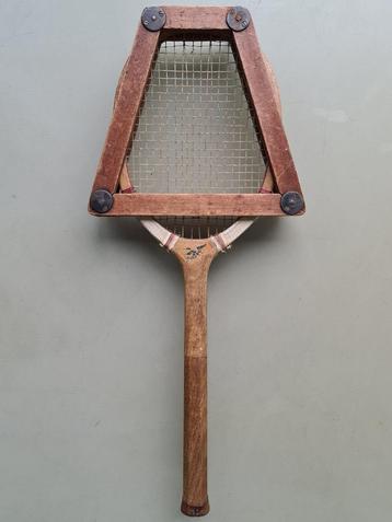 antiek houten Eastbourne tennis-racket darm snaren decoratie beschikbaar voor biedingen