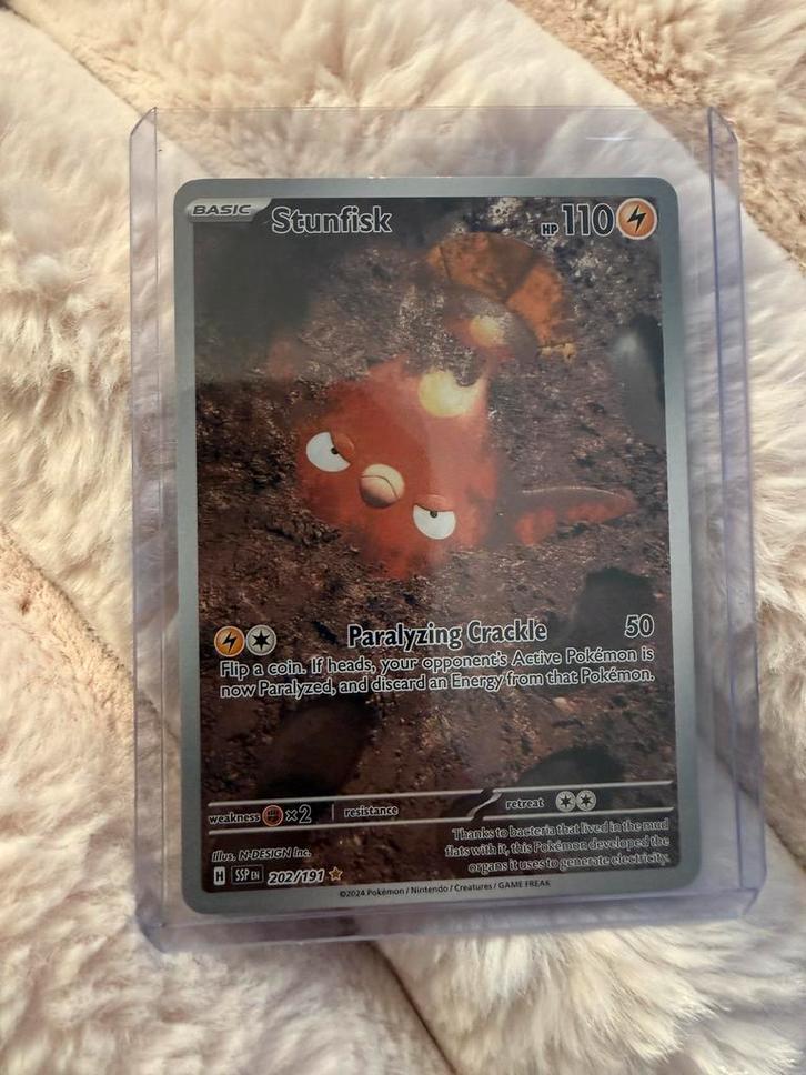 Stunfisk 202 Pokemon kaart, Hobby en Vrije tijd, Verzamelkaartspellen | Pokémon, Zo goed als nieuw, Ophalen of Verzenden