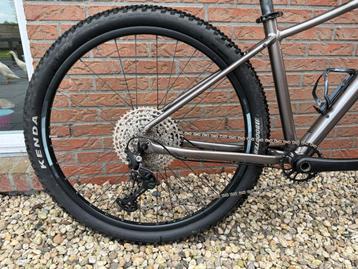 Zo Goed Als Nieuwe Giant Liv Mountainbike maat M beschikbaar voor biedingen