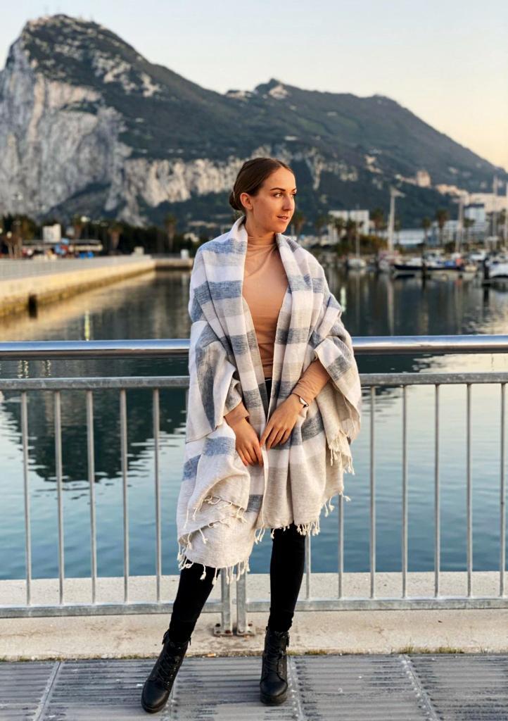 Luxe witgrijs gestreepte wollen meditatie omslagdoek, Kleding | Dames, Mutsen, Sjaals en Handschoenen, Nieuw, Sjaal, Maat 46/48 (XL) of groter