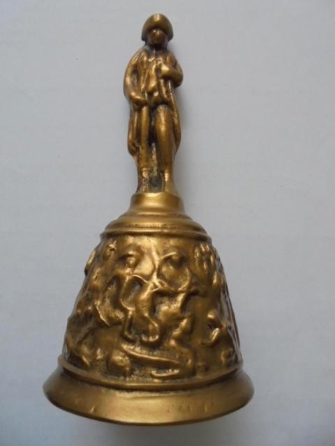 tafelbel koper soldaatjes op de bel Napoleon als handgreep, Antiek en Kunst, Antiek | Koper en Brons, Koper, Ophalen of Verzenden