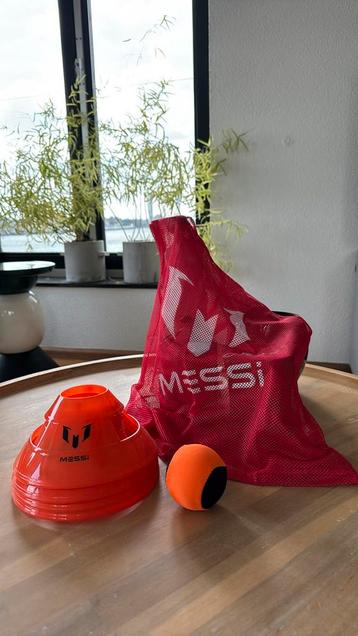 Lionel Messi voetbalset compleet beschikbaar voor biedingen