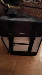 Basil tour 28 L Dubbele Fietstas waterproof met ritsvakjes, Fietsen en Brommers, Fietsaccessoires | Fietstassen, Ophalen of Verzenden