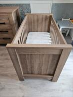 Mooie ledikant en commode zonder beschadigingen., Kinderen en Baby's, Kinderkamer | Complete kinderkamers, Ophalen, Zo goed als nieuw