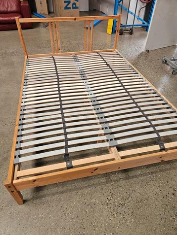 Houten Tweepersoons IKEA Bedframe 140x200cm met Lattenbodem