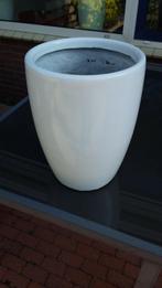 Witte polyester plantenpot, Kunststof, Rond, Zo goed als nieuw, Ophalen