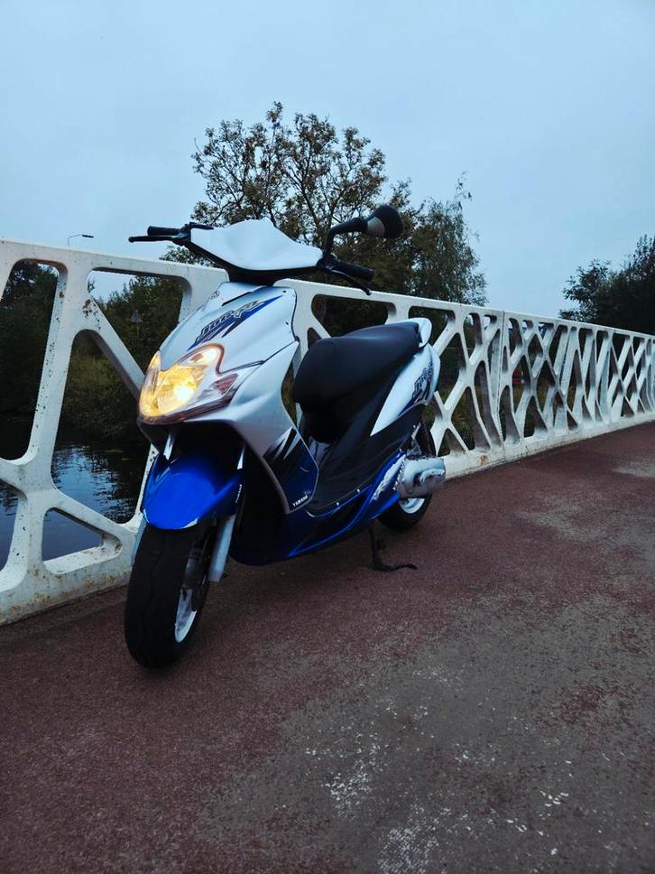 Mooie Yamaha jog r scooter te koop (12*** km), Fietsen en Brommers, Snorfietsen en Snorscooters, Gebruikt, Yamaha, Benzine, Ophalen