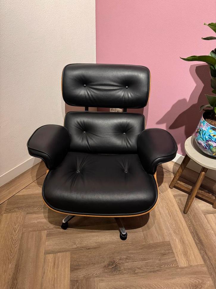 Eames Lounge Chair - Zo Goed Als Nieuw!, Huis en Inrichting, Fauteuils, Zo goed als nieuw, Hout, 75 tot 100 cm, Ophalen