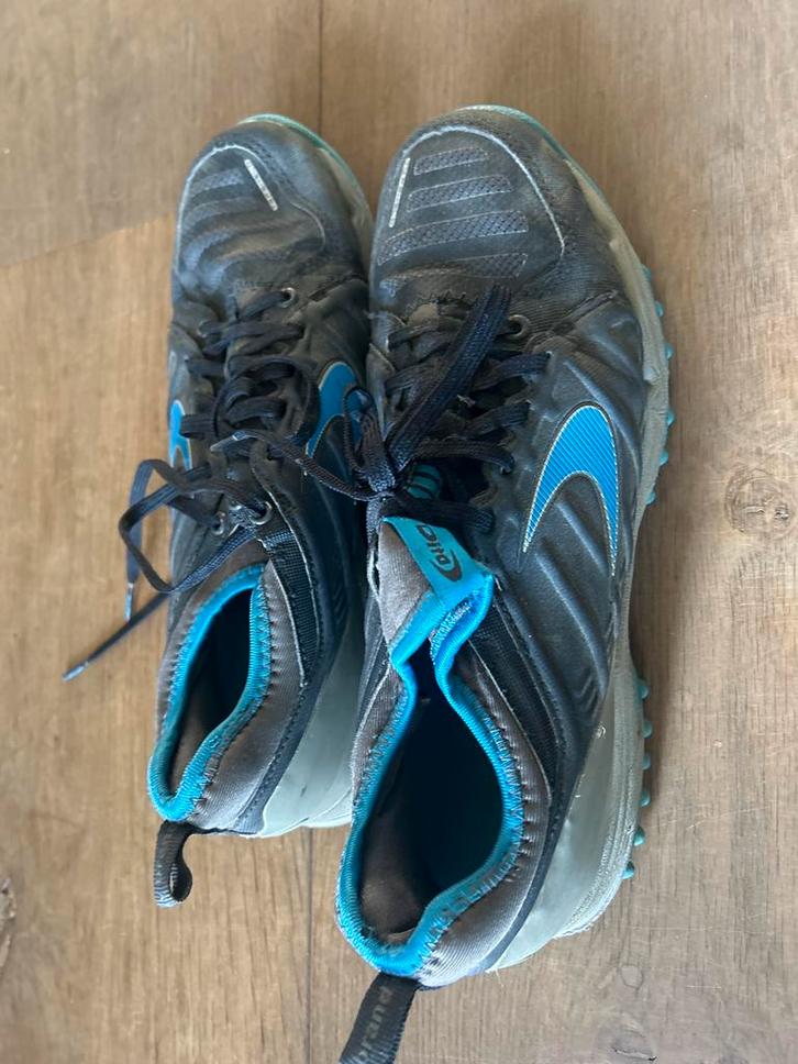 DITA Hockeyschoenen Maat 42, Kleding | Heren, Schoenen, Gedragen, Sportschoenen, Blauw, Ophalen of Verzenden