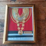 Souvenir : malediven  traditionele jurk ingelijst, Sieraden, Tassen en Uiterlijk, Kettingen, Ophalen of Verzenden