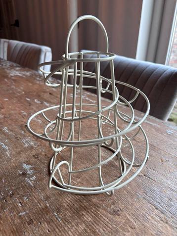Oud Brocante Eierrekje - Wit Metaal beschikbaar voor biedingen