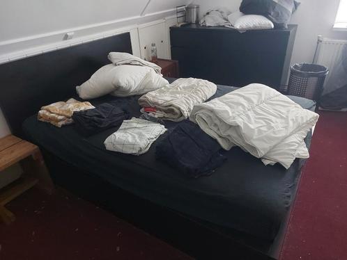 IKEA Tweepersoonsbed met Opbergruimte en beddengoed 140x200, Huis en Inrichting, Slaapkamer | Boxsprings, Zo goed als nieuw, 140 cm