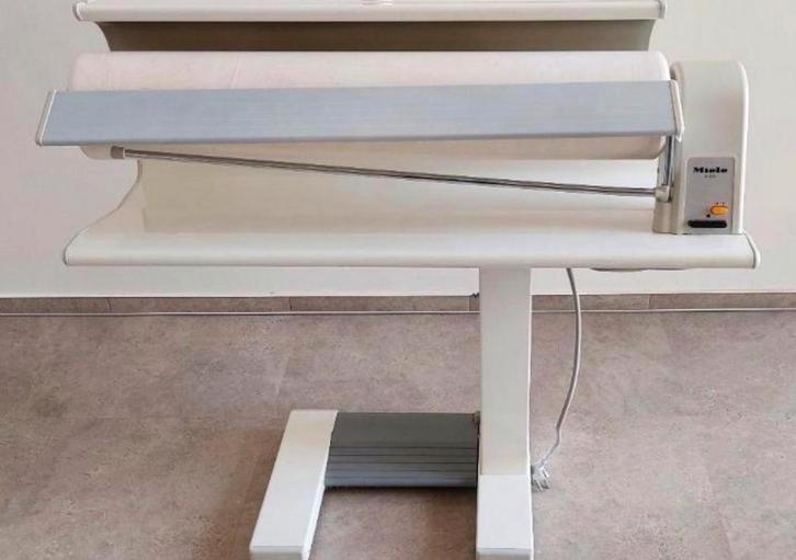 MIELE strijkmachine Mangel strijkrol izgst, Witgoed en Apparatuur, Strijkijzers en Strijkplanken, Zo goed als nieuw, Ophalen