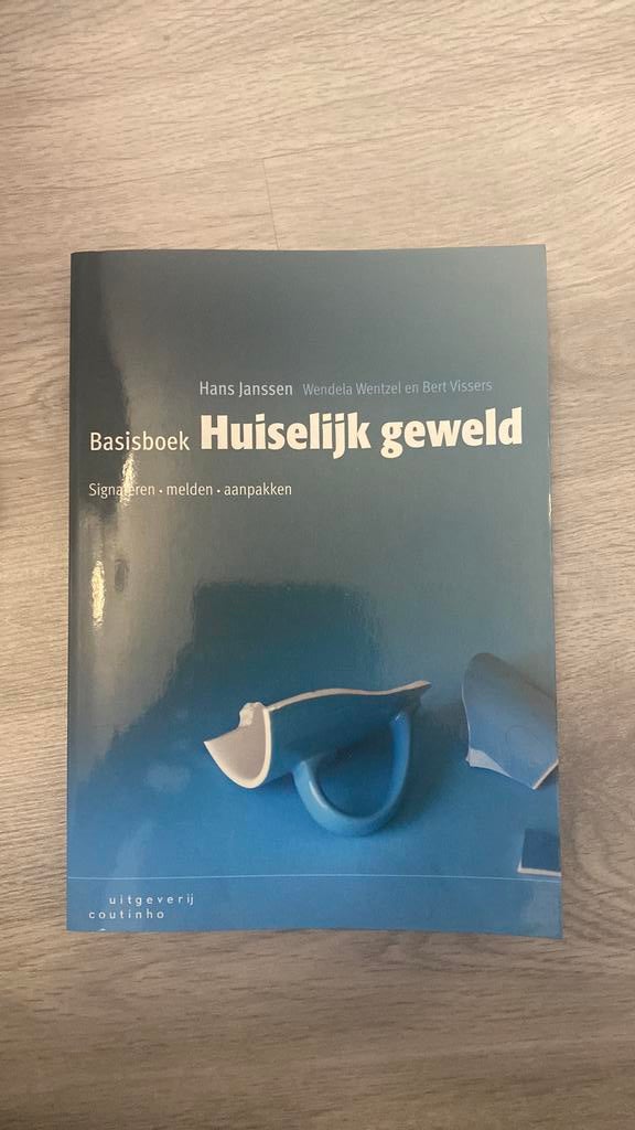 Basisboek huiselijk geweld, Boeken, Studieboeken en Cursussen, Ophalen, Beta, Zo goed als nieuw, HBO