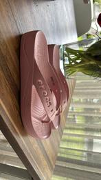 roze Crocs slippers mt 39/40, Ophalen of Verzenden, Zo goed als nieuw, Roze
