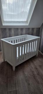 TWF ledikant in keurige staat, incl matras en dekbedje, Ophalen of Verzenden, Zo goed als nieuw, Jongetje of Meisje