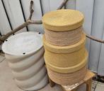 Prachtige stevige ronde manden met jute touw en gouddraad, Ophalen of Verzenden, Zo goed als nieuw, Rond, Riet