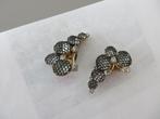 Costume Jewelry oorbellen Kramer of NY . Vintage, Verzenden, Zo goed als nieuw, Goud, Glas