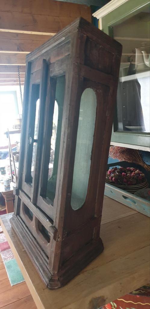 Prachtig zeer oud roze kastje kast met deurtjes oud glas, Antiek en Kunst, Curiosa en Brocante, Ophalen